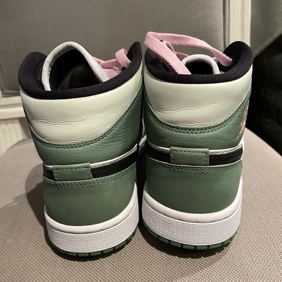 Sold** Authentic Air Jordan 1 SE Dutch Green - Picture 4 of 10